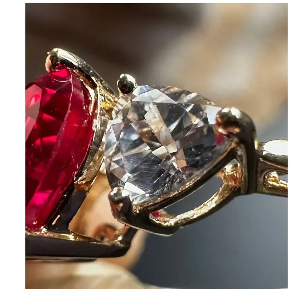 10K Gold Heart Red Stone Ring White Topaz Accent Size 6.75 2.19g